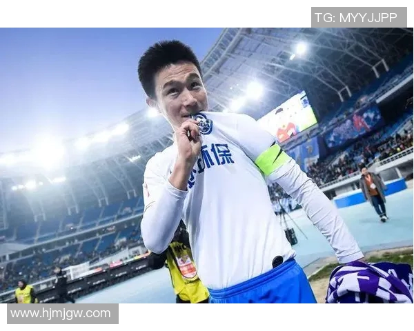 足球忠诚之星：那些为一队奉献一生的传奇球员故事